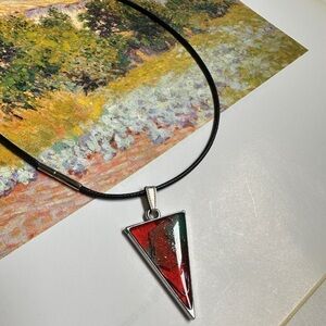 3/25$Red and Green Pendant Necklace